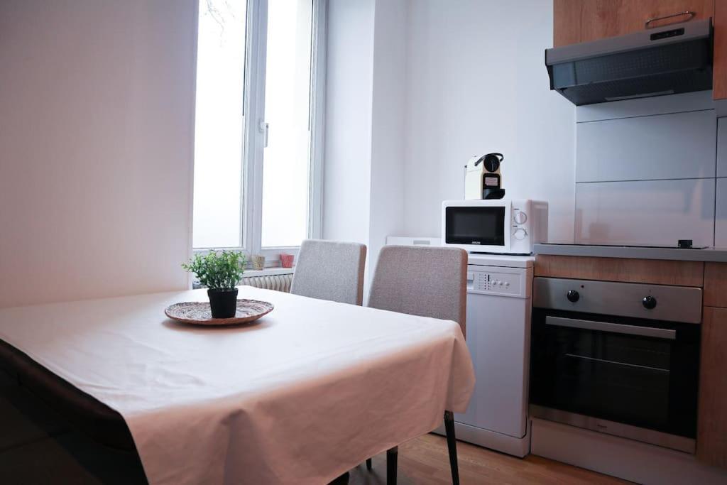 Appartement Entier, Proche Tram-Train Et Commodites, Parking Gratuit 牟罗兹 外观 照片