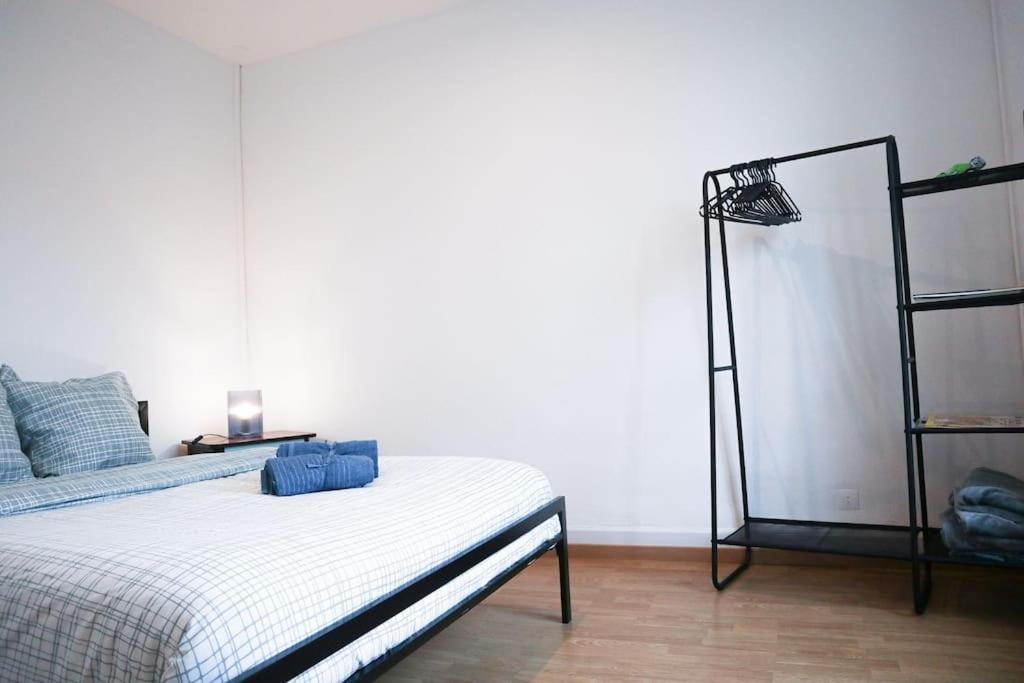 Appartement Entier, Proche Tram-Train Et Commodites, Parking Gratuit 牟罗兹 外观 照片