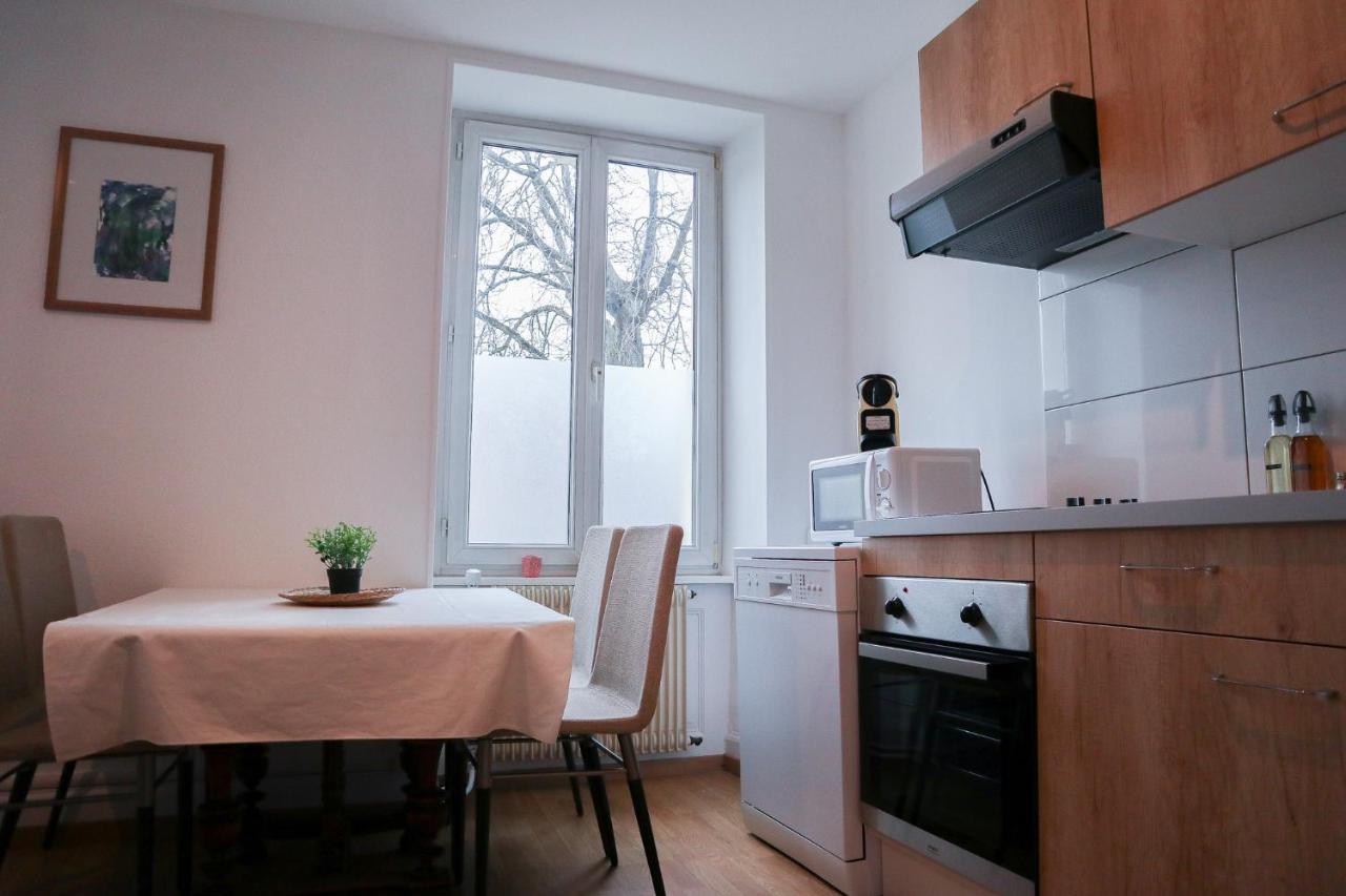 Appartement Entier, Proche Tram-Train Et Commodites, Parking Gratuit 牟罗兹 外观 照片